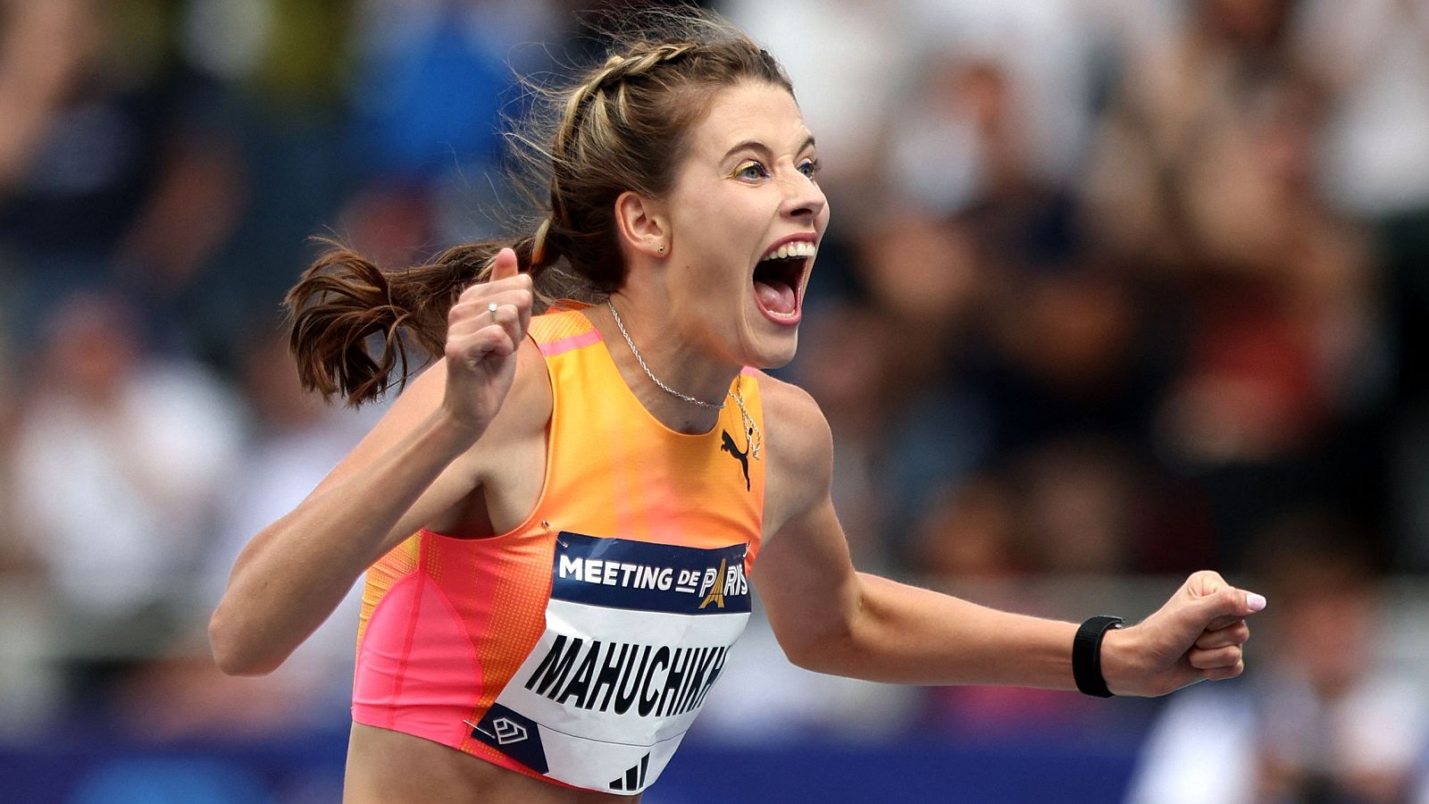 Mahuchikh bate el viejo récord del mundo de salto de altura: 2,10 m - Atletismo | Ver