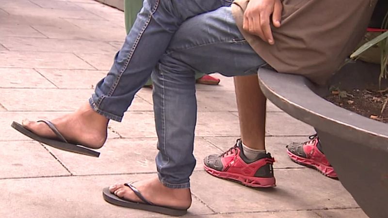 800 menors migrats no acompanyats han arribat a Catalunya des de les Canàries enguany - L'Informatiu | Ver