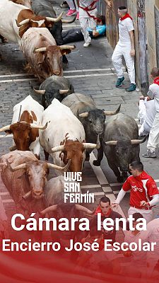 Séptimo encierro de San Fermín 2024 a cámara lenta