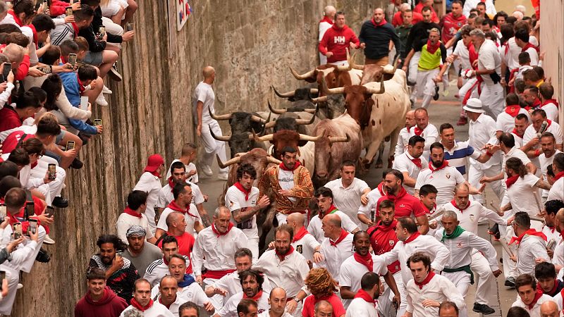 Dentaduras, carteras o una pierna ortopédica: algunos de los objetos perdidos durante los Sanfermines