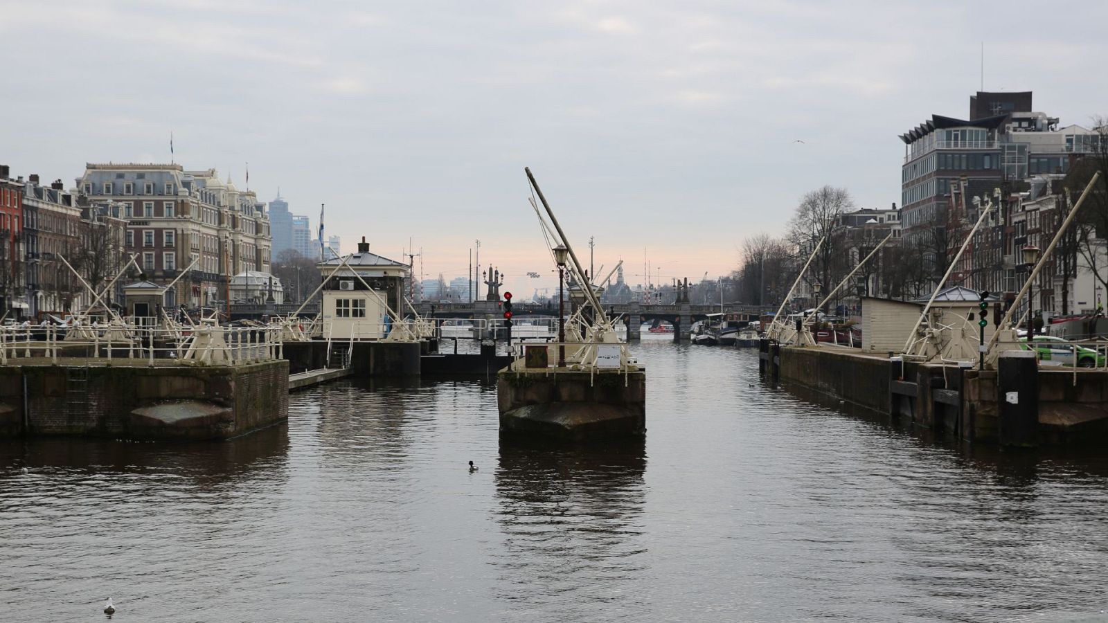 Mi casa flotante - Blaakmeer/Willems y Taylor - ver ahora