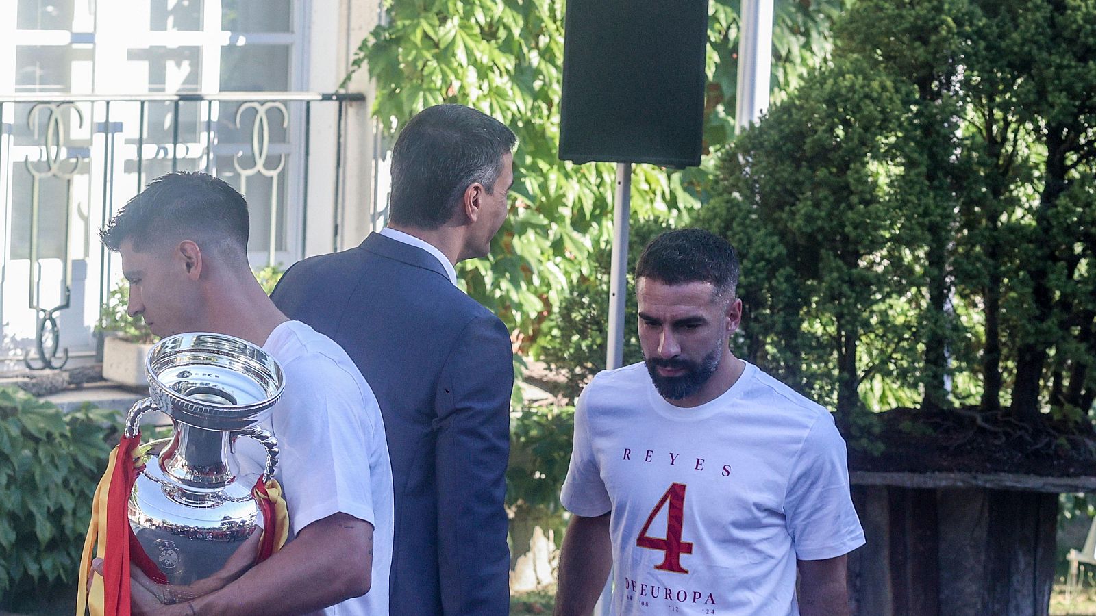 Pilar Alegría descarta un gesto de falta de respeto el saludo de Carvajal a Pedro Sánchez | Ver