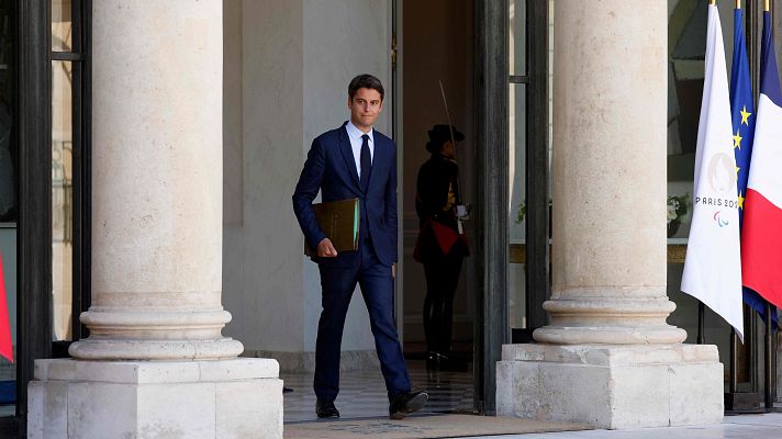 Telediario 2 - Macron acepta la dimisión de Attal mientras la izquierda discute quién será su candidato a primer ministro