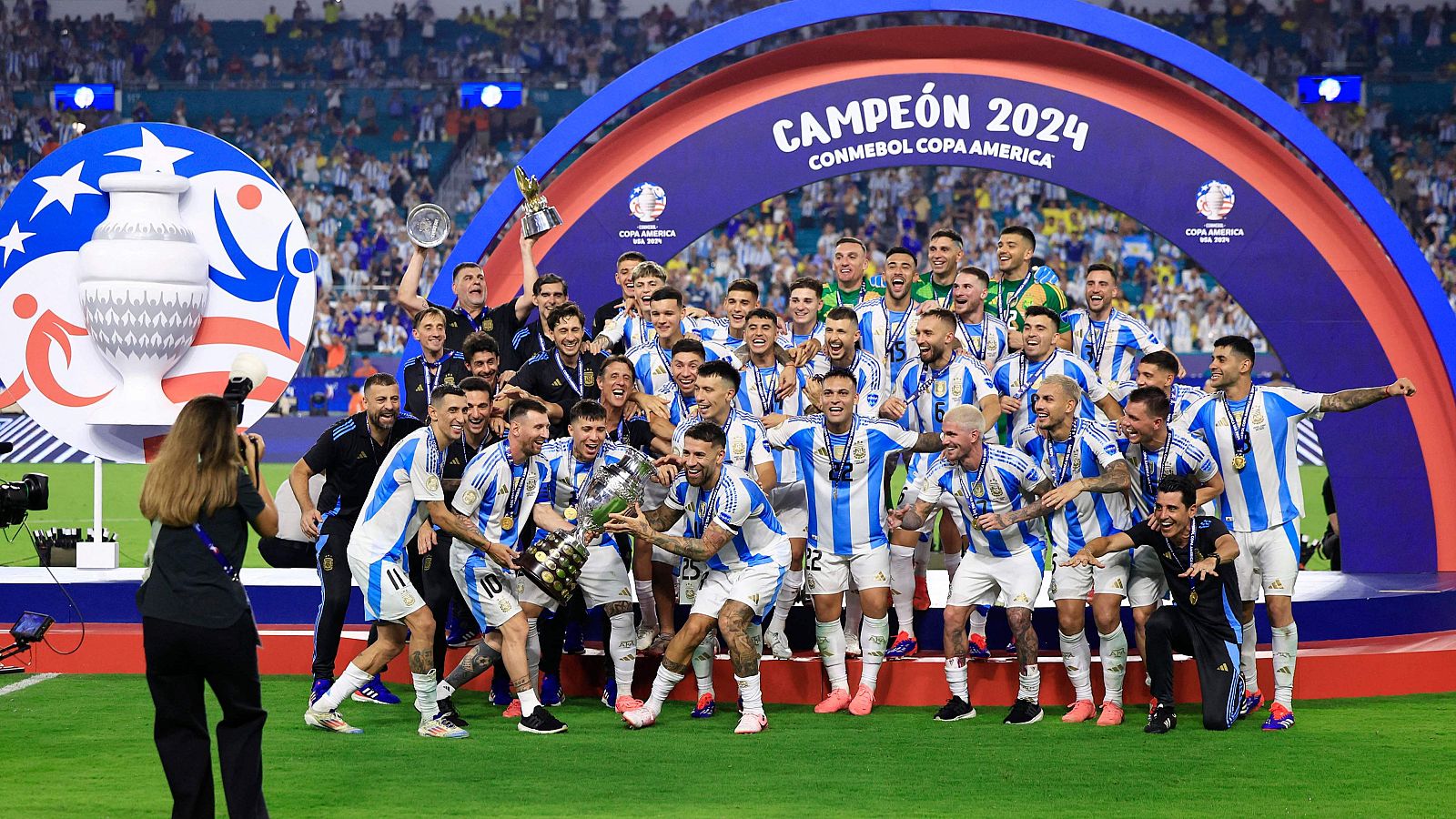 La FFF denunciará cánticos racistas de la selección argentina - Fútbol | Ver