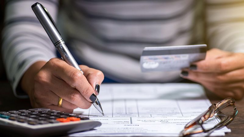 La Audiencia Nacional investiga una macroestafa de falsas inversiones que afecta a pequeños ahorradores - Telediario 1 | Ver