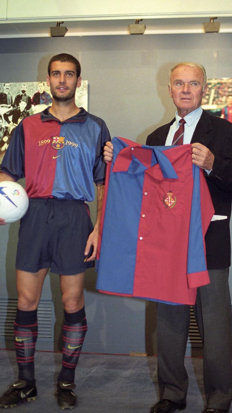 La camiseta del centenario del Barcelona: así fue su presentación - Fútbol | Ver