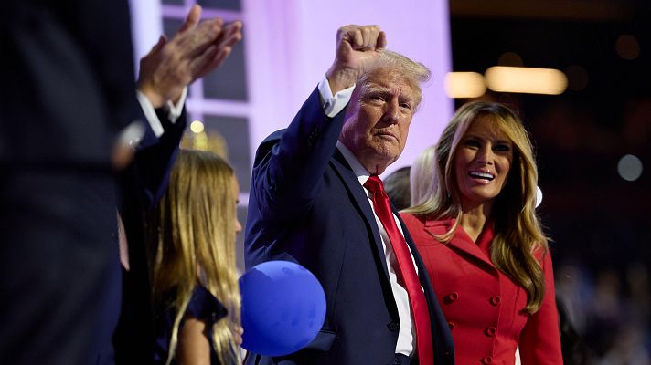  - Trump se presenta como una estrella de rock