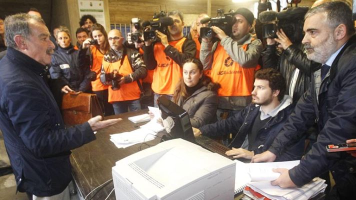 Telediario 1 - Suspenden la Junta de Accionistas del Racing