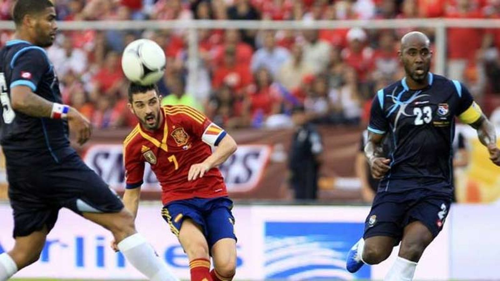 La selección española sigue siendo la número uno de todas selecciones, según la clasificación que ha publicado la FIFA. Por quinto año consecutivo, desde que ganara la Eurocopa de 2008.