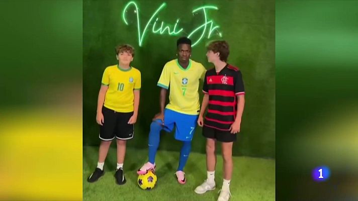 Telediario 1 - Los internacionales del Real Madrid apuran sus vacaciones entre bromas