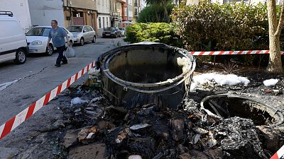 Los actos vand�licos aumentan en la huelga de basura en A Coru�a | Ver
