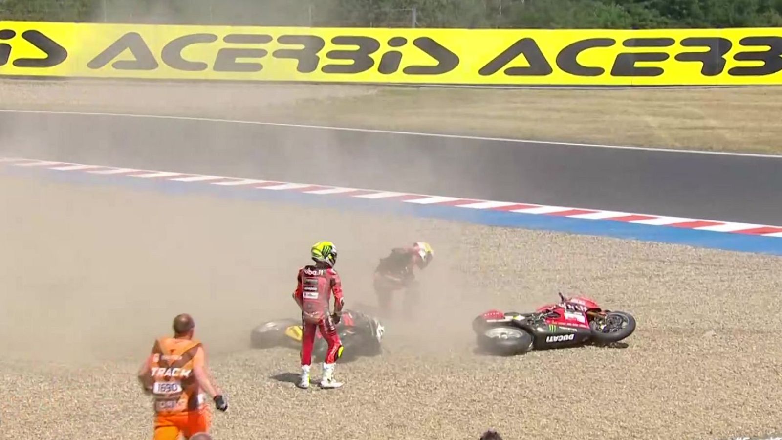 WSBK Chequia | Una caída complica el Mundial a Álvaro Bautista - Mundial de Superbike | Ver
