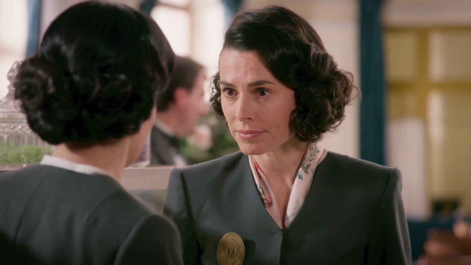 Doña Lázara castiga a Teresa - Salón de té La Moderna | Ver