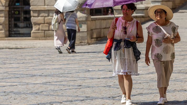 Telediario 2 - Alerta naranja por calor extremo en España: los termómetros se disparan por encima de los 40°C