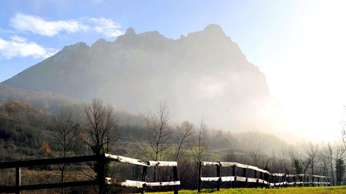 Telediario 1 - Bugarach, la montaña mágica contra el Apocalipsis