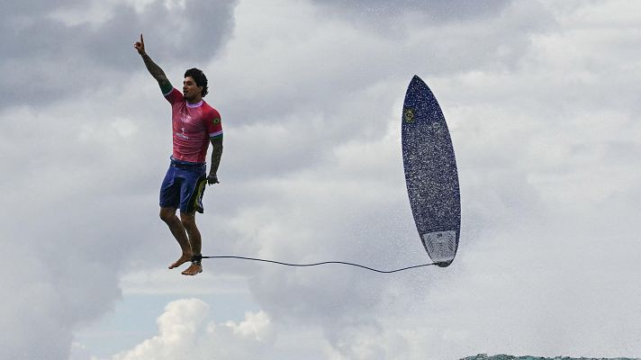Surf JJOO París 2024 - La foto del surf más icónica de París 2024: así levitó Gabriel Medina