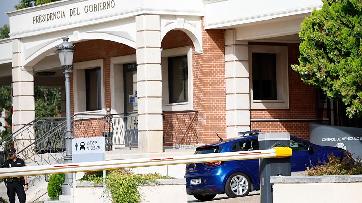 Telediario 2 - Sánchez se acoge a su derecho a no declarar ante el juez Peinado en la causa contra su mujer