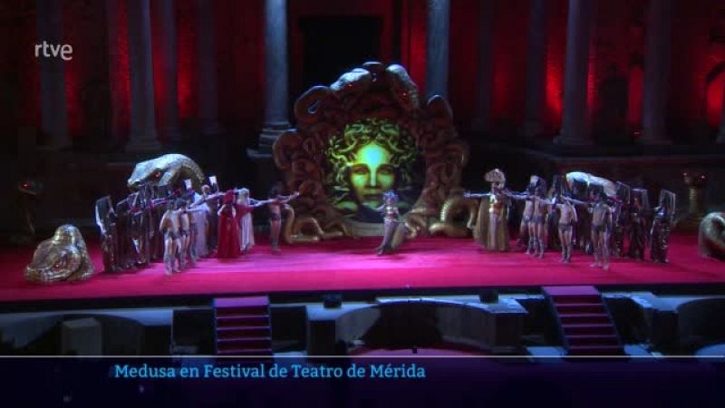 'MEDUSA' LLENA EL TEATRO ROMANO EN SU ESTRENO - Noticias de Extremadura | Ver