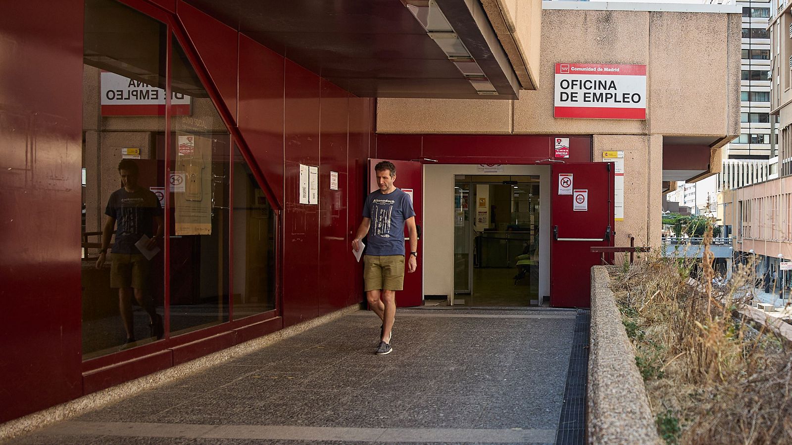 El paro cae en 10.830 personas en julio, hasta 2.550.237, la cifra más baja desde septiembre de 2008 | Ver