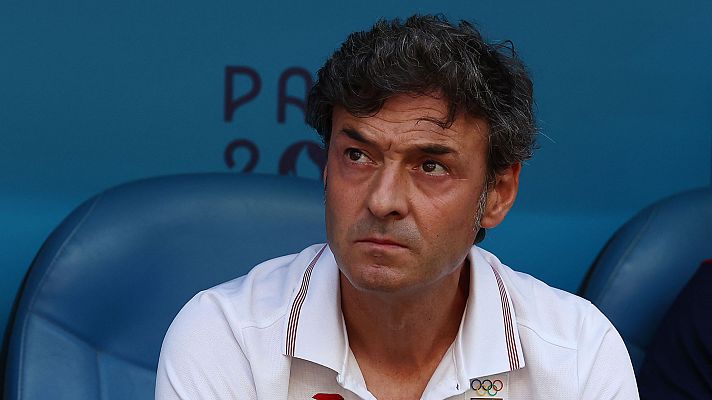 Fútbol JJOO París 2024 - Santi Denia, a RTVE sobre sus jugadores: "Orgulloso de la personalidad que tienen y encantado con su trabajo"