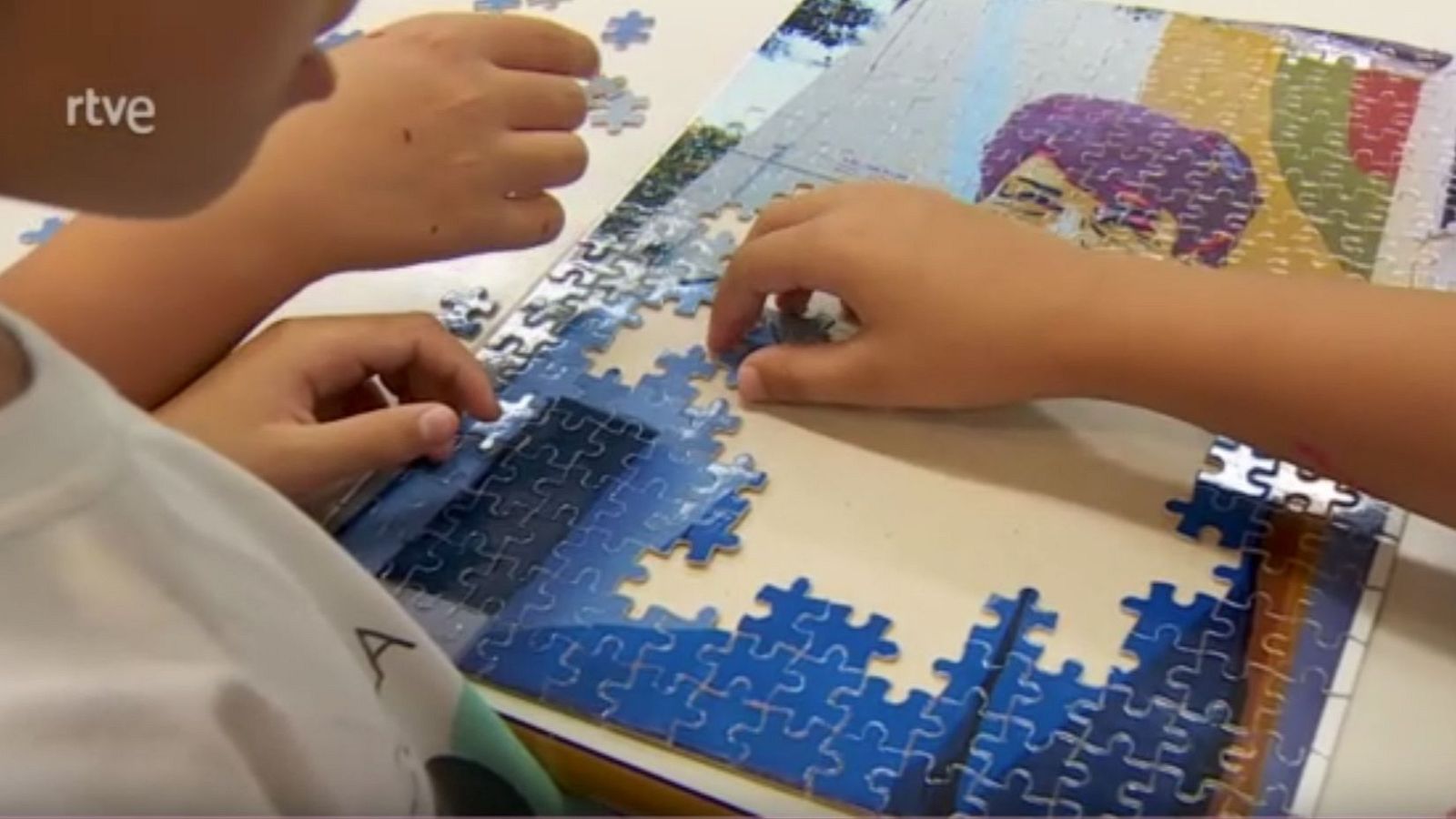 Puzles para conocer a mujeres de ciencia en Valencia - RTVE Igualdad | Ver