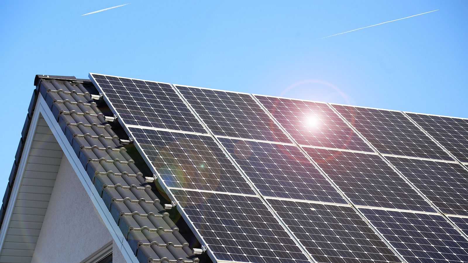 Las placas solares pierden eficiencia con las altas temperaturas | Ver