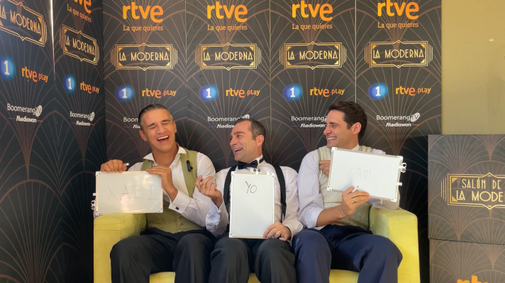 Salón de té La Moderna - '¿Quién es más...?' con los actores de 'La Moderna'