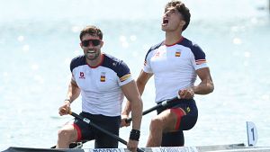 Diego Dom�nguez y Joan Antoni Moreno ganan en un final de 'photo finish' el bronce en C2 500