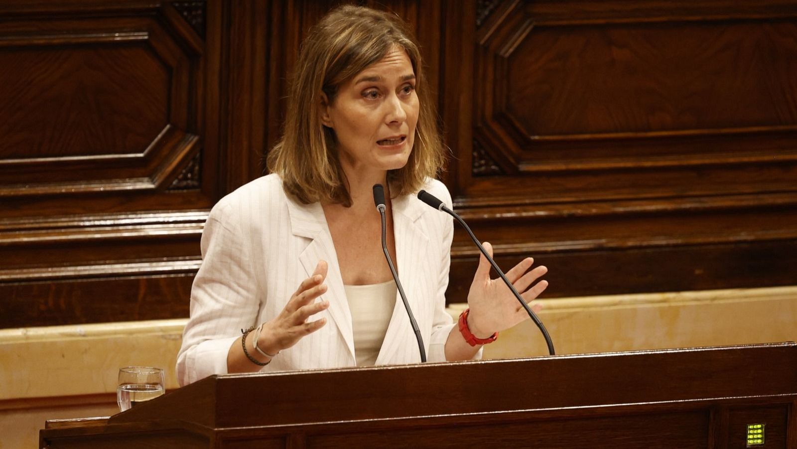 Jessica Albiach, Comuns: "Este acuerdo es una oportunidad para que Cataluña pueda avanzar" - Informativo 24h | Ver