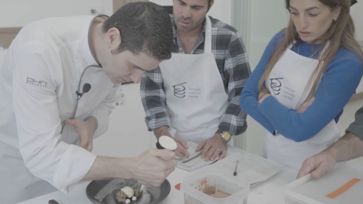 Clase de pasteler�a con Luis Arrufat en MasterChef 12