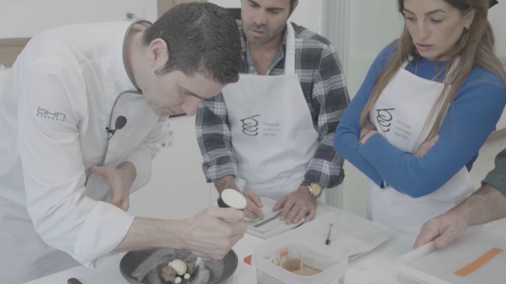 Clase de pastelera con Luis Arrufat en MasterChef 12