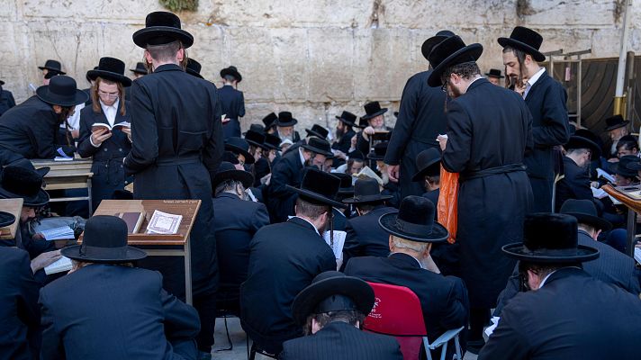 Telediario Internacional - Este martes se celebra la fiesta judía conocida como Tisha Bav, un día de luto y ayuno