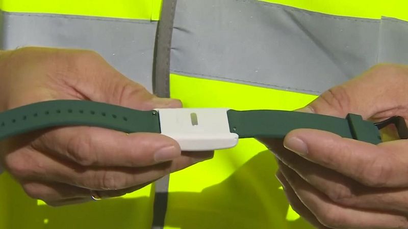 Pulseras inteligentes frente al calor para trabajadores en Navarra | Ver