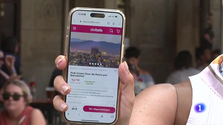 L'Informatiu - Barcelona allarga quatre anys la prohibició dels tours de borratxera