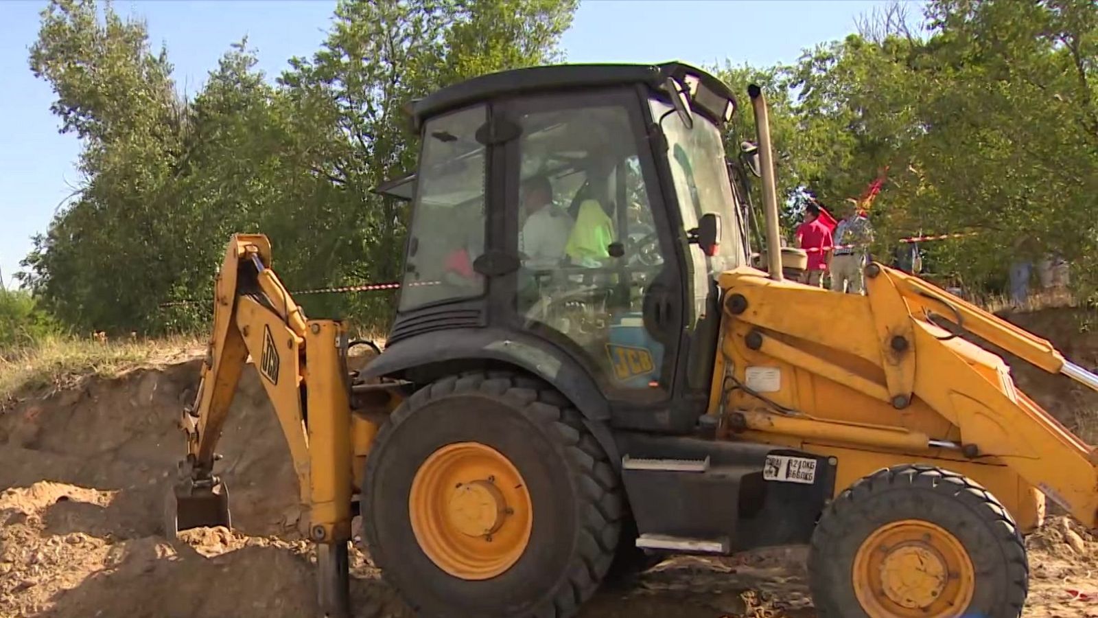 Posible fosa común en Montecarmelo - Informativo de Madrid | Ver