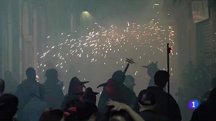 L'Informatiu - Les festes de Gràcia arrenquen pendents de la pluja i la massificació