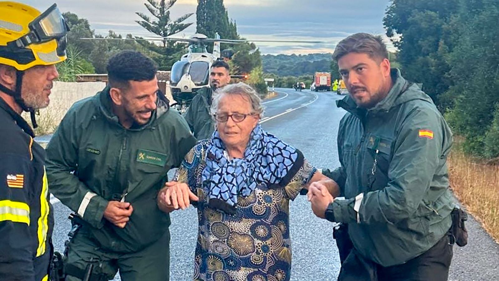 La Guardia Civil rescata a 16 personas afectadas por las inundaciones en Menorca - Informativo 24h | Ver