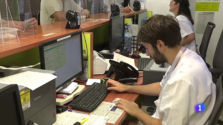 L'Informatiu - L'atenció sanitària a l'estiu muta la pell a les poblacions més turístiques