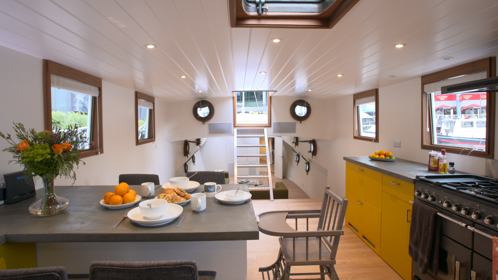 Mi casa flotante - Episodio 3: Baris y Oakley - ver ahora