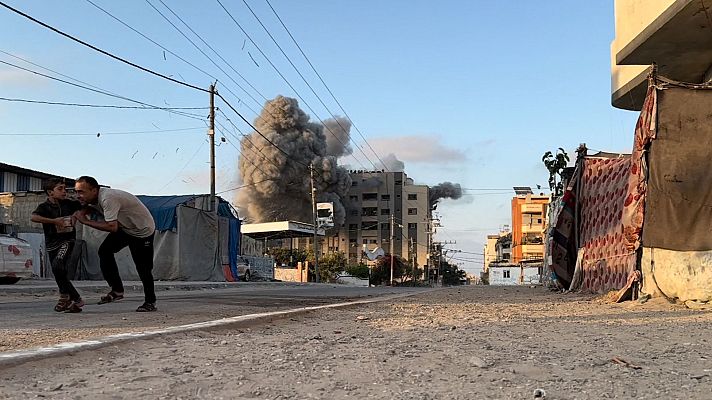 Telediario Fin de Semana - Israel bombardea toda la Franja pese a las negociaciones para una tregua