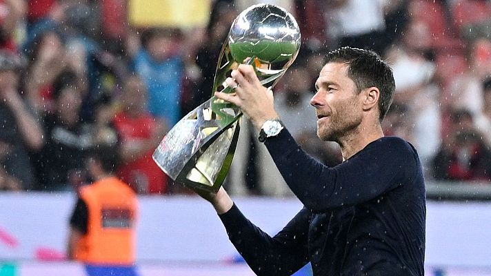 Telediario Fin de Semana - El Bayer Leverkusen de Xabi Alonso remonta con diez para ganar la Supercopa alemana