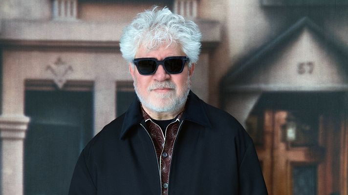Telediario Fin de Semana - 'Madrid, chica Almodóvar', una exposición que recoge la relación entre el cineasta y la ciudad