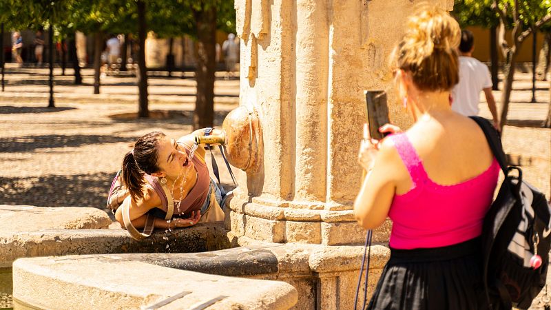 Ascenso de temperaturas, con chubascos en el norte y tormentas en Canarias - El tiempo | Ver