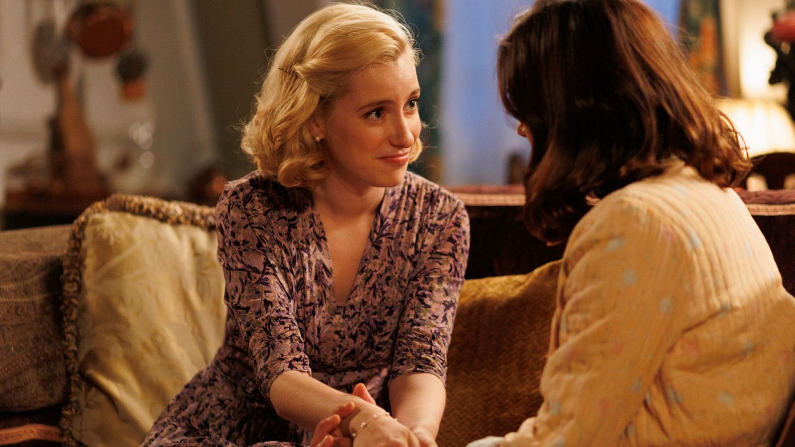 Celia le confiesa sus sentimientos a Laurita - Salón de té La Moderna | Ver