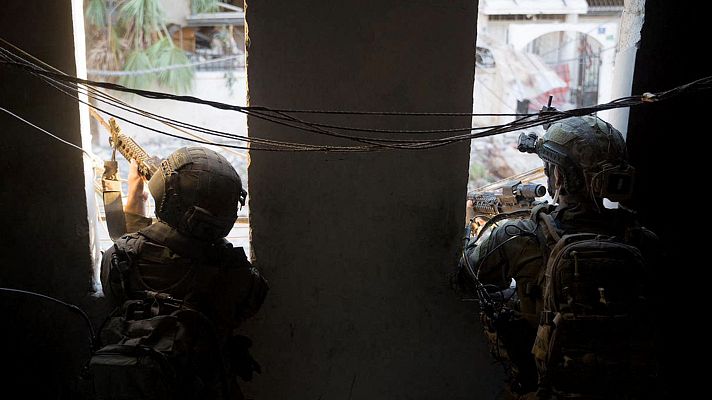 Telediario 1 - Biden y Harris mantienen una conversación telefónica con Netanyahu para convencerlo de un alto el fuego en Gaza