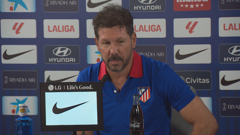 Simeone: "El mercado va como queríamos pero aún faltan dos fichajes" - Fútbol | Ver