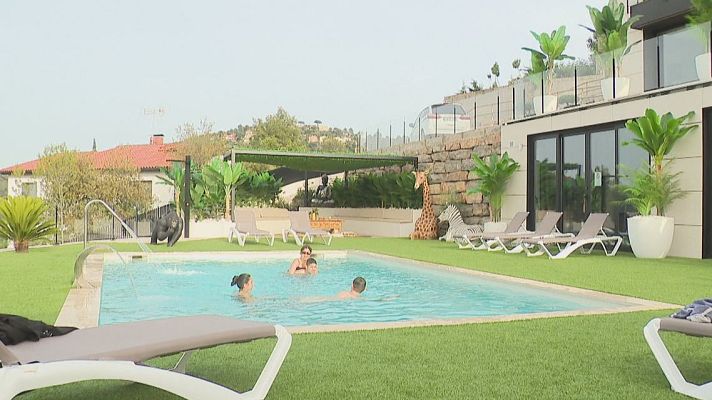 L'Informatiu - Creix la demanda per llogar piscines privades per hores