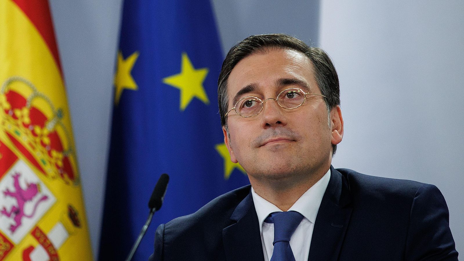 Entrevista a Albares: "Feijóo abraza las tesis más xenófobas" - La hora de La 1 | Ver