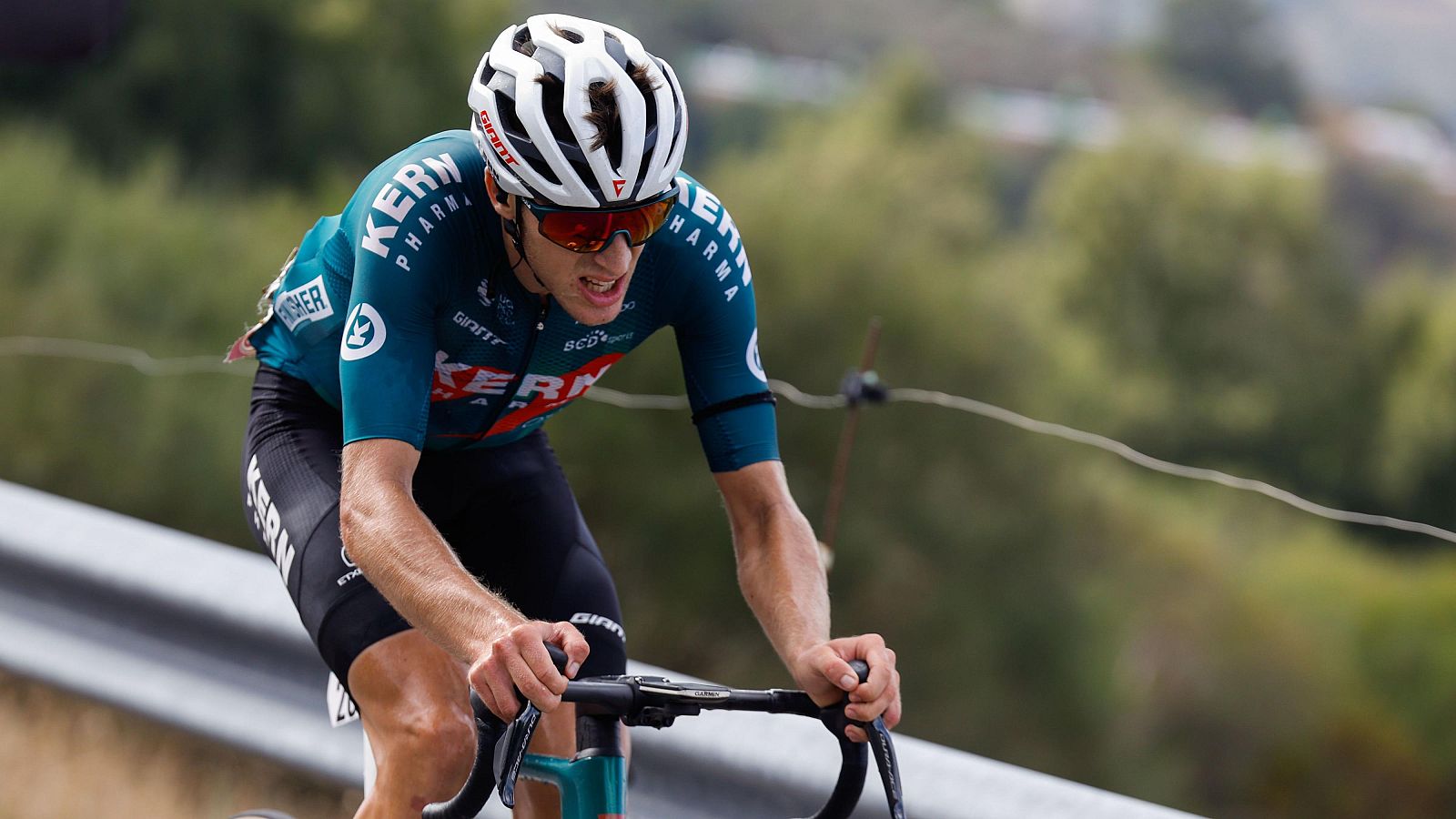 Homenaje de Pablo Castrillo y Kern Pharma a Manolo Azcona | Ver