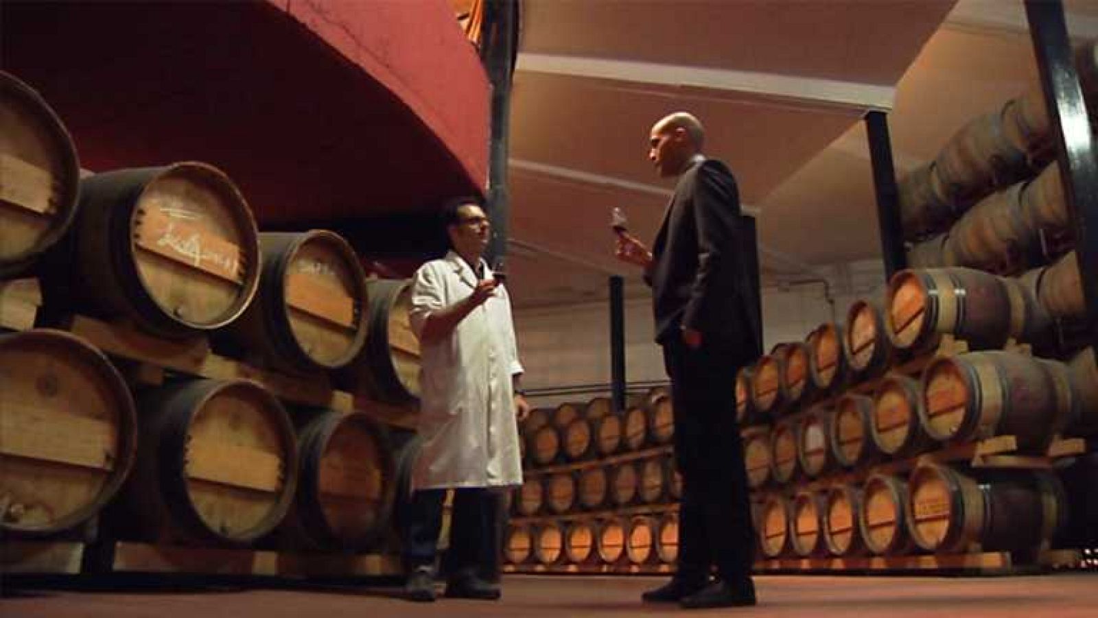 Tenemos chico nuevo en la oficina - Capítulo 5 - ver ahora